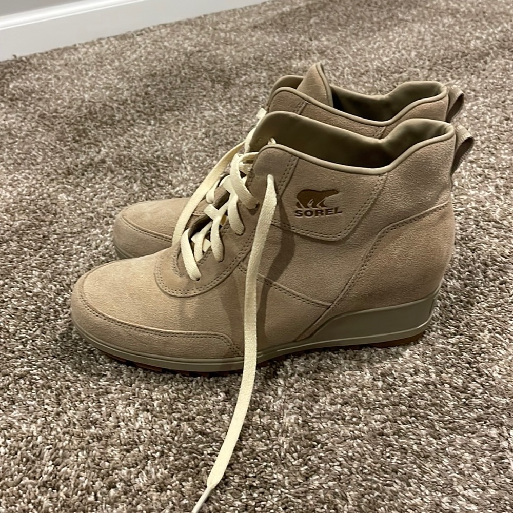 Perfect condition! Sorel Evie Lace Sport Wedge.